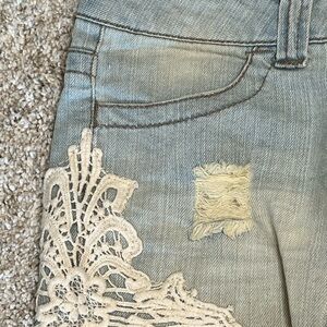 Mossimo Denim shorts w/lace sz 3 Faded Blue